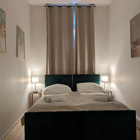 110 Qm With 3 Bedrooms Very Cetral Location 1 To 10 Guests Apartman