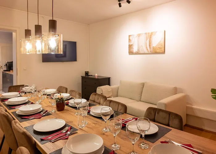 110 Qm With 3 Bedrooms Very Cetral Location 1 To 10 Guests