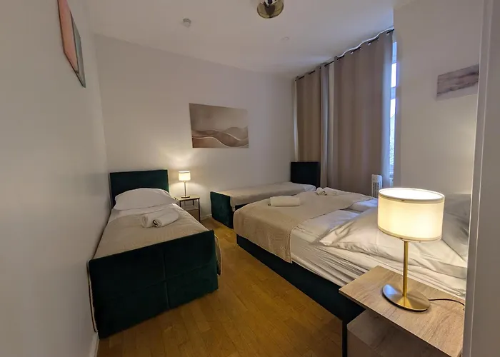 110 Qm With 3 Bedrooms Very Cetral Location 1 To 10 Guests Monaco di Baviera