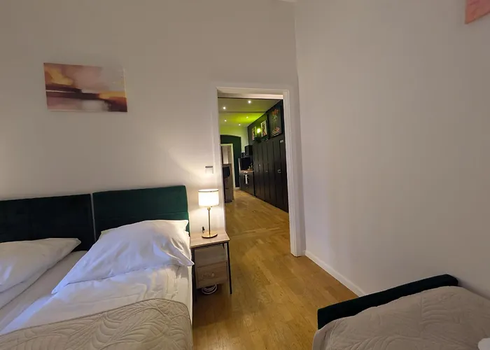Appartamento 110 Qm With 3 Bedrooms Very Cetral Location 1 To 10 Guests