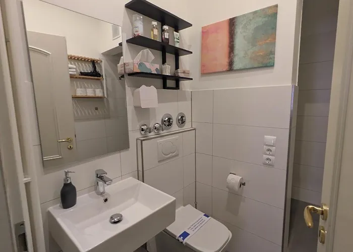 110 Qm With 3 Bedrooms Very Cetral Location 1 To 10 Guests Appartamento