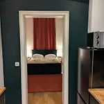 110 Qm With 3 Bedrooms Very Cetral Location 1 To 10 Guests
