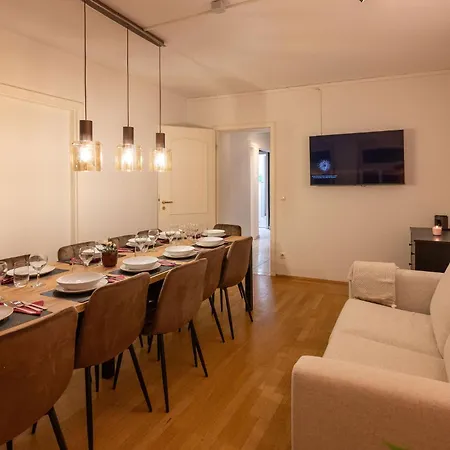 Large 110 Qm In Very Cetral Location 1 To 12 Guests Apartment *