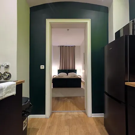 110 Qm With 3 Bedrooms Very Cetral Location 1 To 10 Guests *