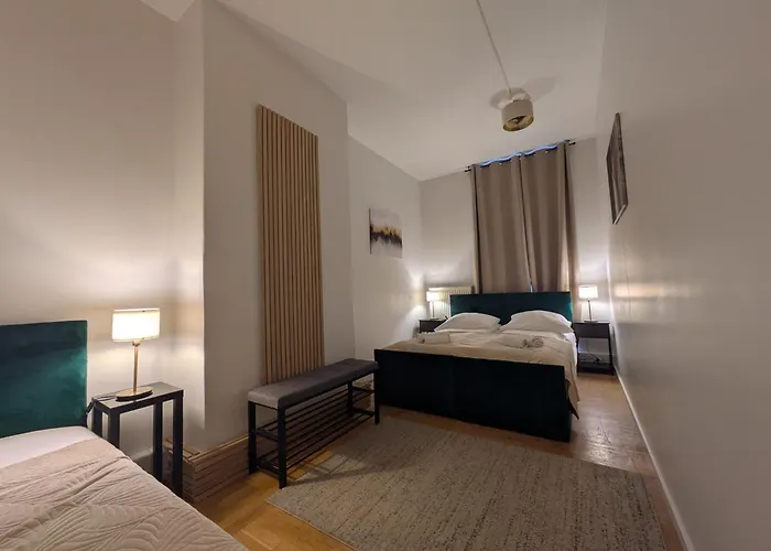 דירה 110 Qm With 3 Bedrooms Very Cetral Location 1 To 10 Guests מינכן
