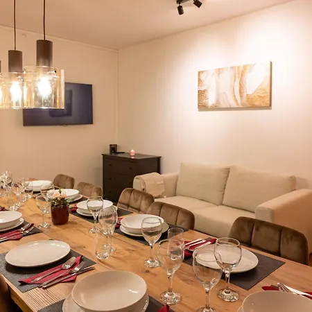 110 Qm With 3 Bedrooms Very Cetral Location 1 To 10 Guests