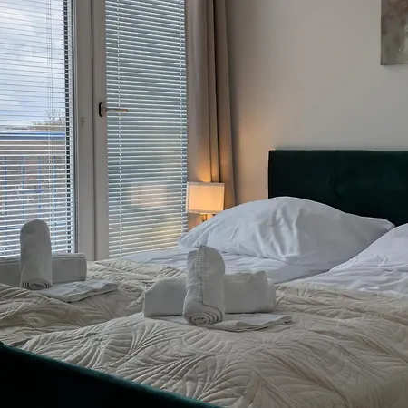 110 Qm With 3 Bedrooms Very Cetral Location 1 To 10 Guests דירה