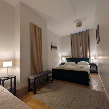 דירה 110 Qm With 3 Bedrooms Very Cetral Location 1 To 10 Guests מינכן