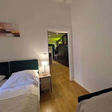 Apartament 110 Qm With 3 Bedrooms Very Cetral Location 1 To 10 Guests