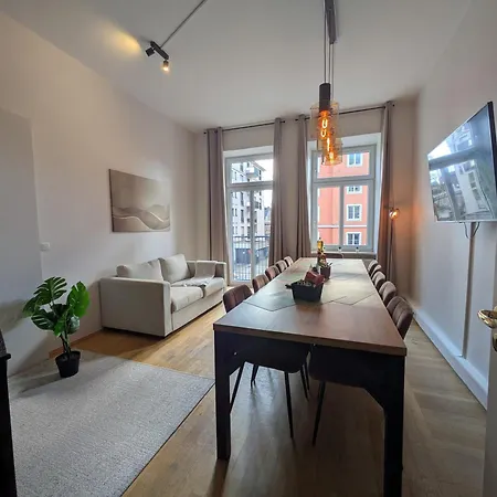 110 Qm With 3 Bedrooms Very Cetral Location 1 To 10 Guests דירה