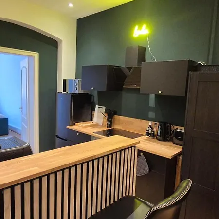 Large 110 Qm In Very Cetral Location 1 To 12 Guests Apartment *